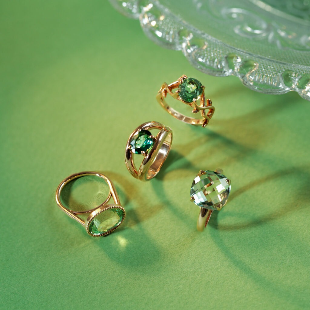 http://www.compagniedesgemmes.com/visuels/14374007581_bague-perle-des-mers-du-sud-diamants-carmen.png