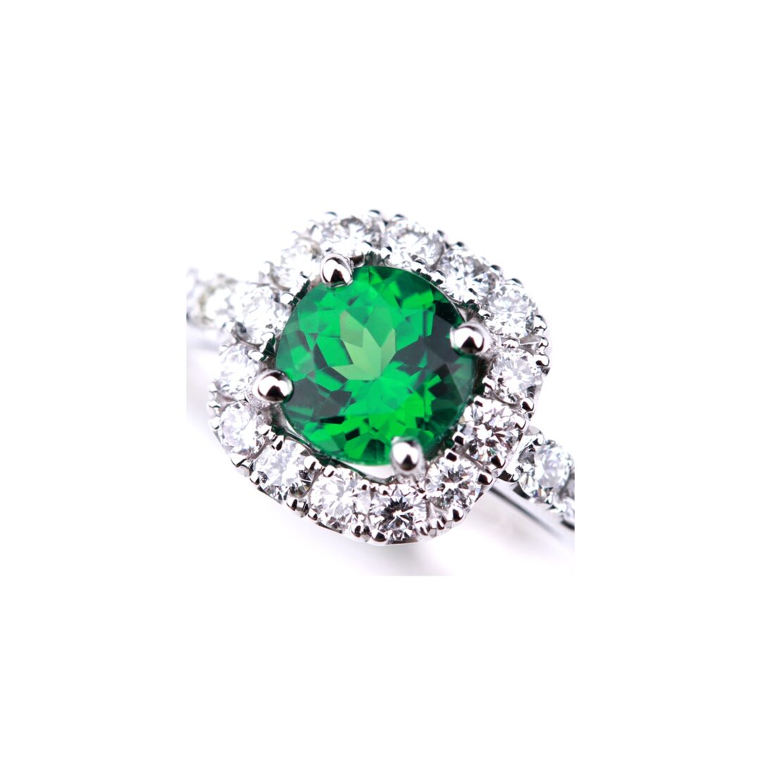 Tsavorite, le grenat vert