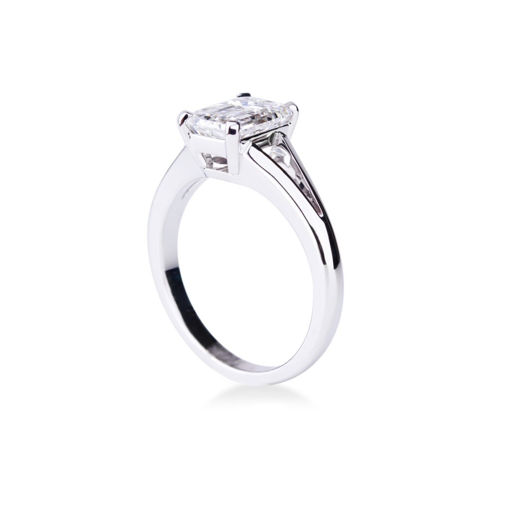 Solitaire diamant taille émeraude 