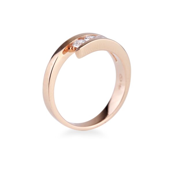 Bague trilogie de diamants en or rose 18 K