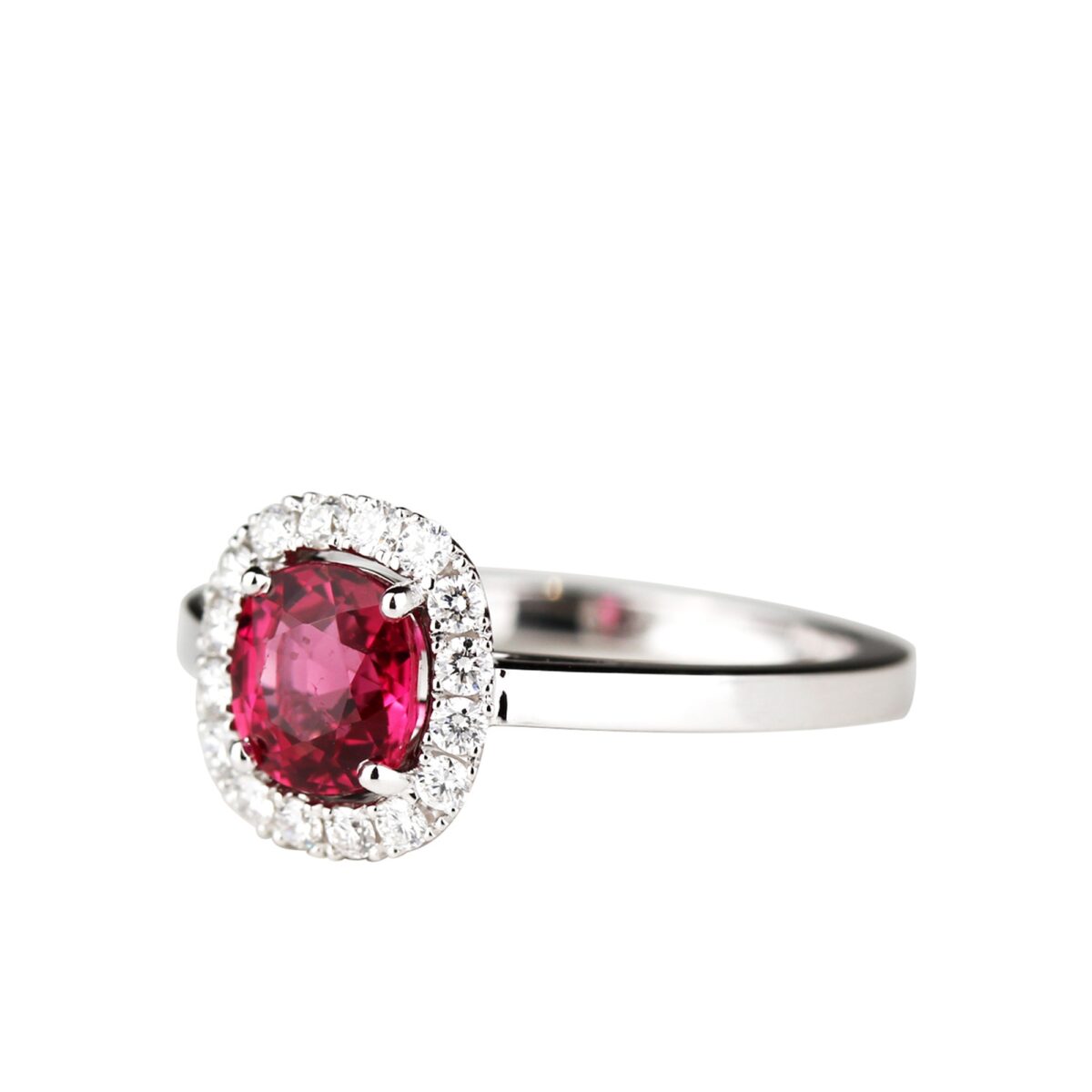 Bague spinelle rose indien ovale et diamants