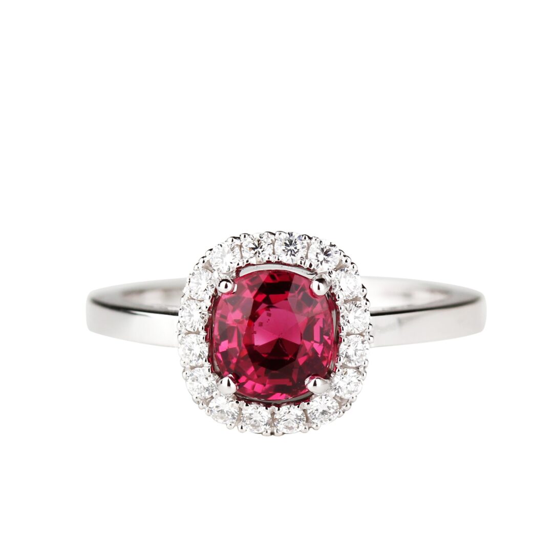 Bague spinelle rose indien ovale et diamants