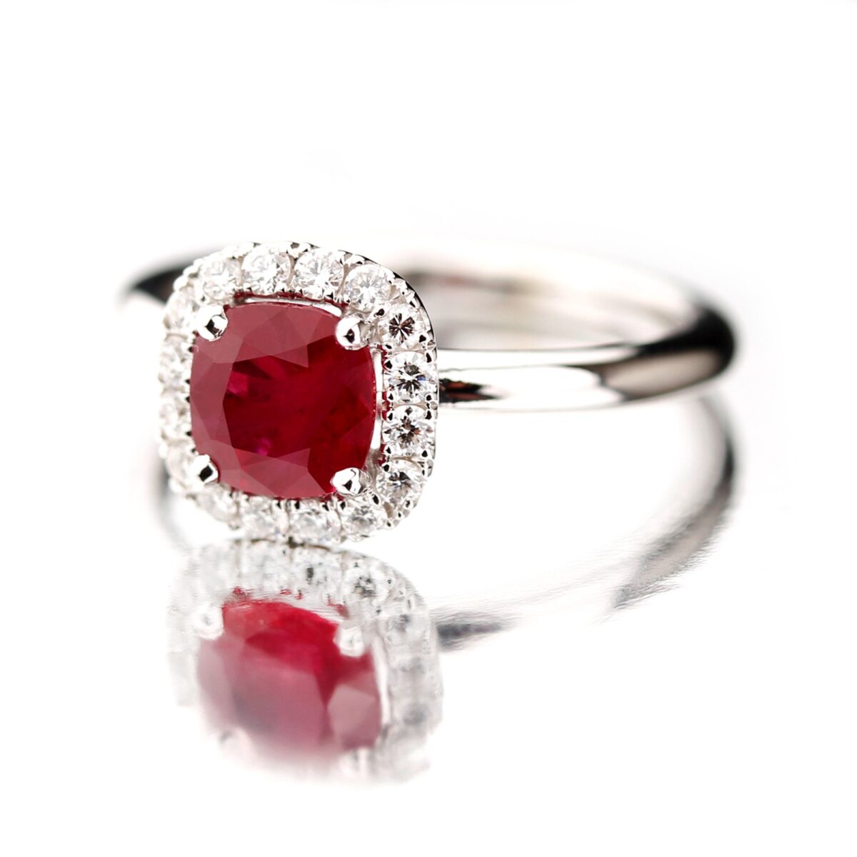 Bague de fiançailles rubis