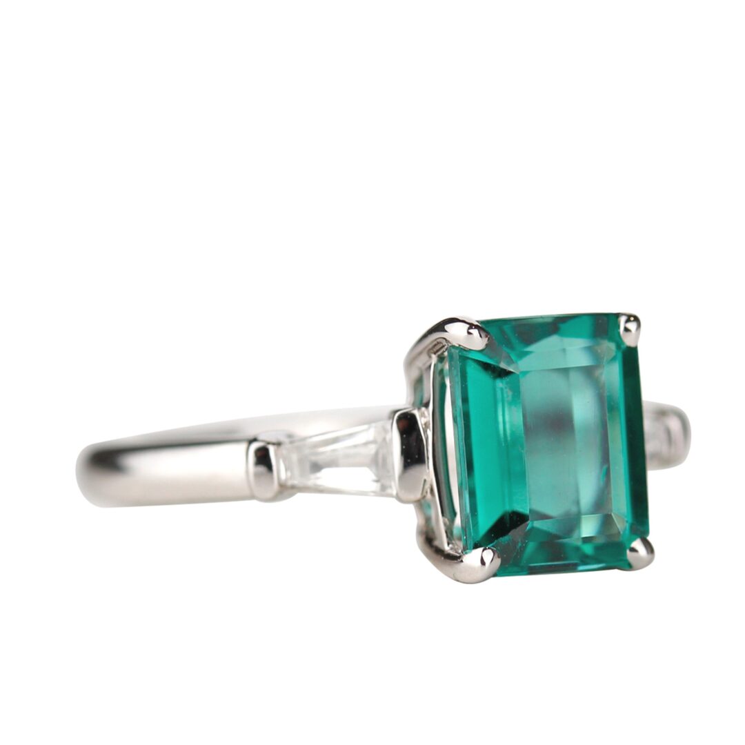 Bague tourmaline et diamants trapèzes