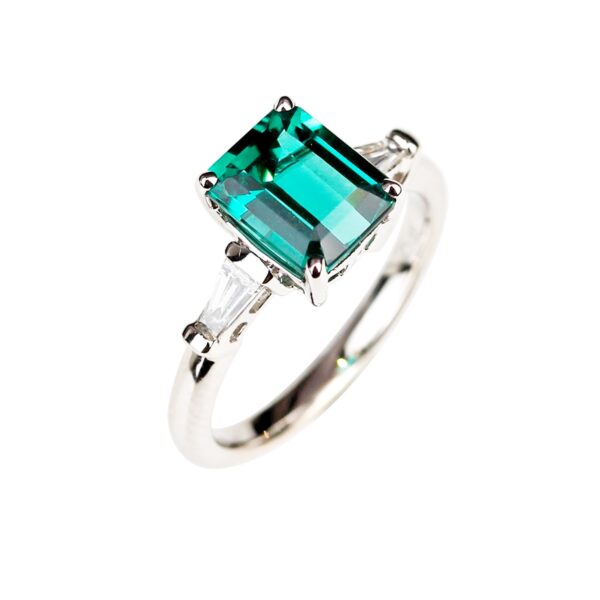 Bague tourmaline et diamants trapèzes