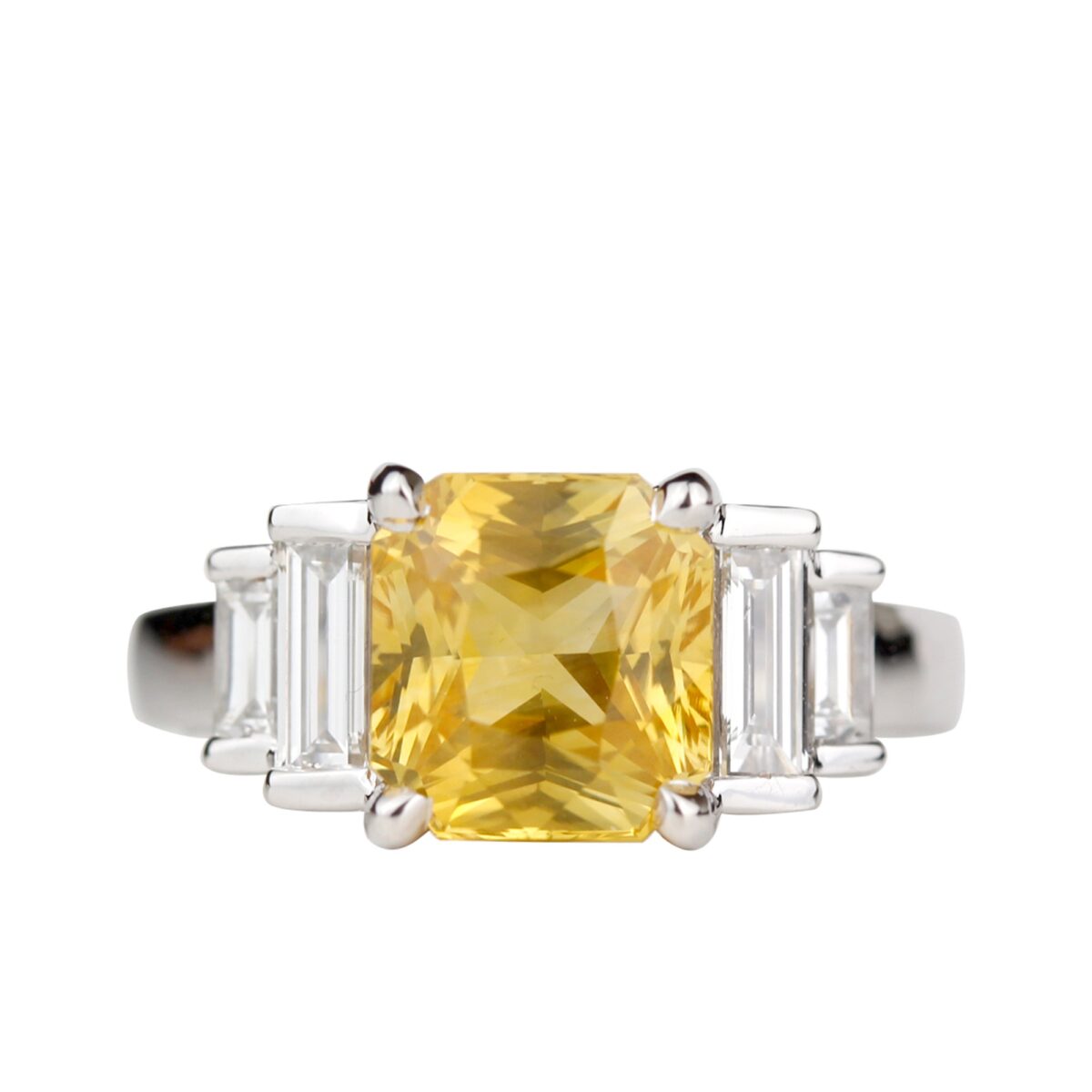 Bague saphir jaune et diamants baguette