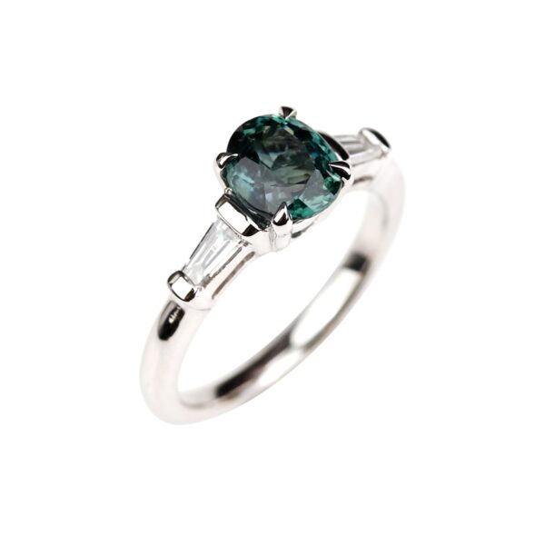 Bague saphir vert ovale et diamants