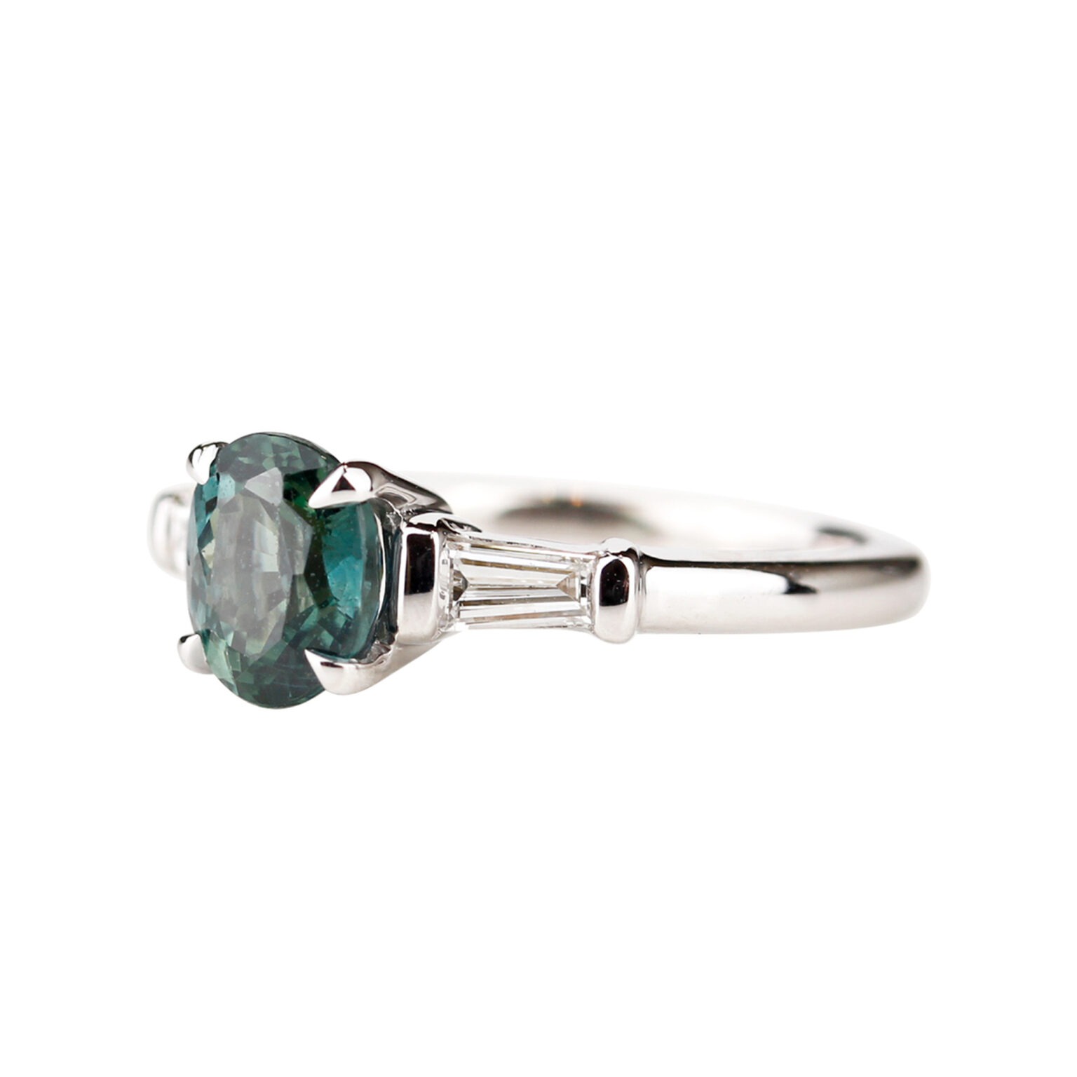 Bague saphir vert ovale et diamants