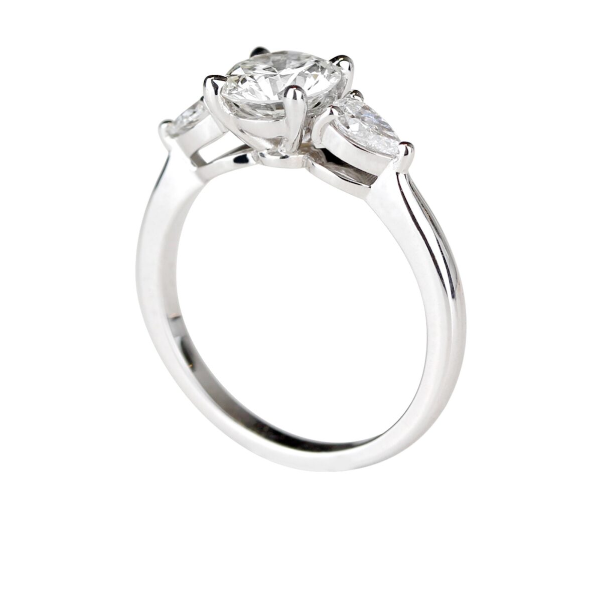 Solitaire diamant et diamants poire