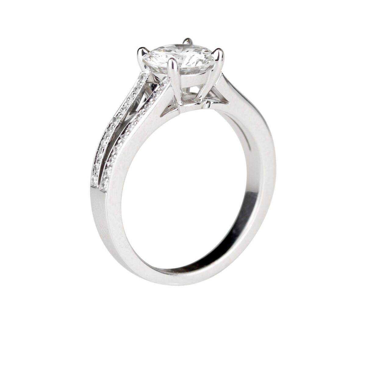 Solitaire diamant rond anneau double habillé de diamants