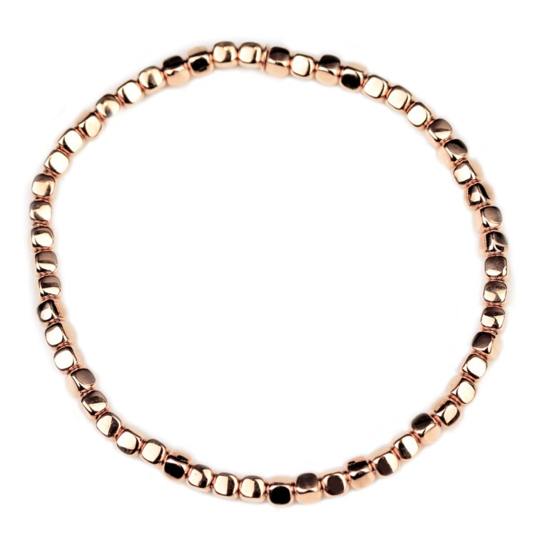 Bracelet composé de dés d'or rose