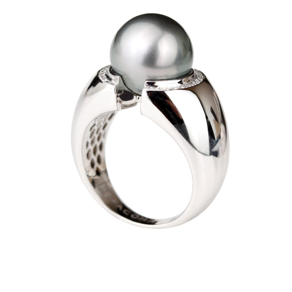 Bague perle de Tahiti entourage diamants