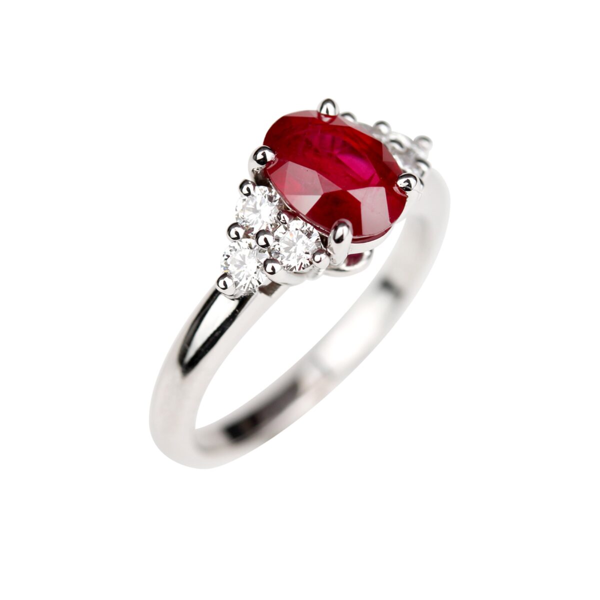 Bague fiançailles rubis ovale et diamants