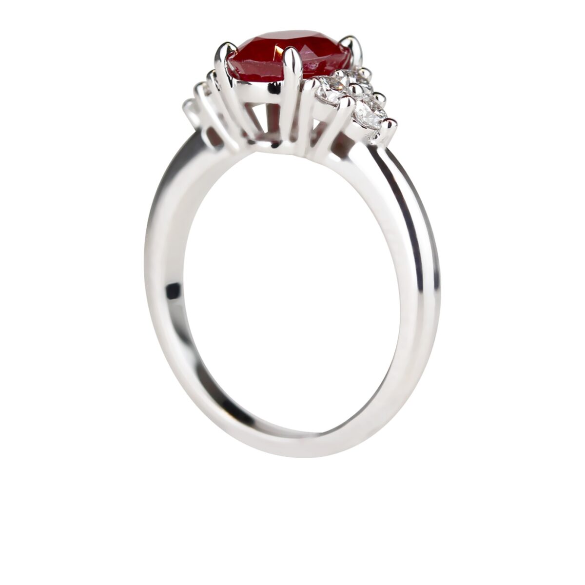 Bague fiançailles rubis ovale et diamants