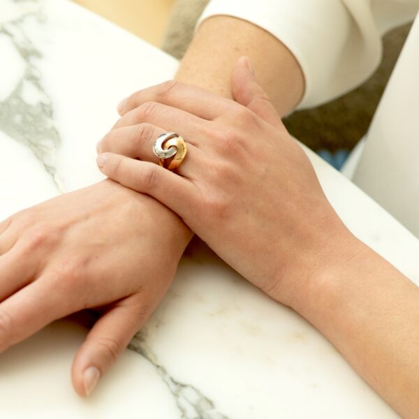 Bague deux ors enlacés