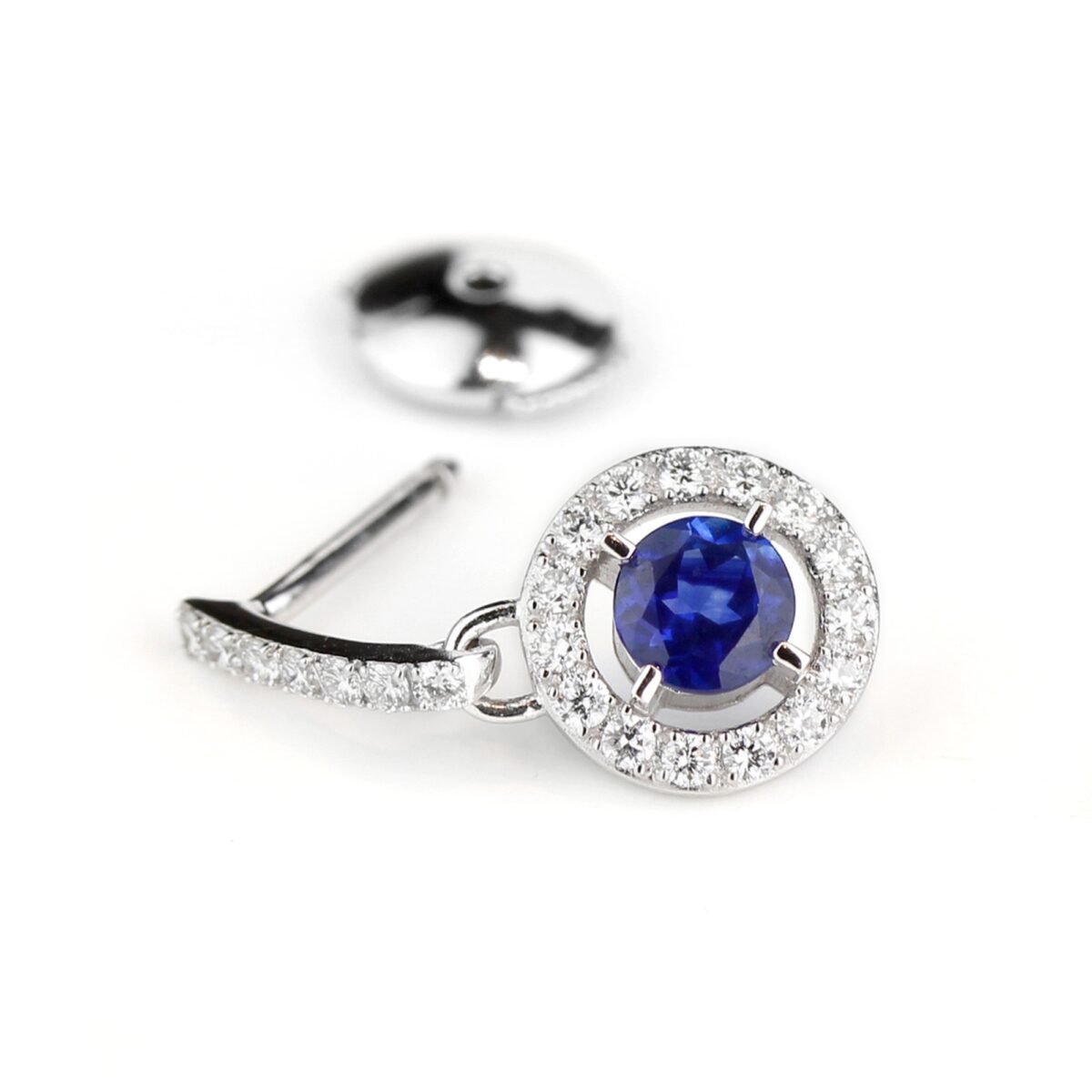 Boucles d'oreilles pendantes saphir et diamants