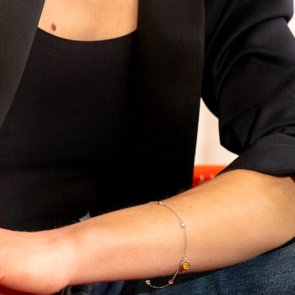 Bracelet souple diamants et diamant jaune