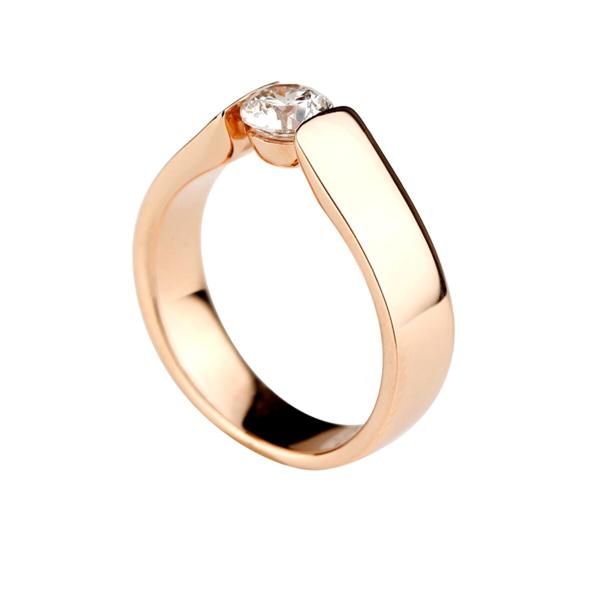 Solitaire diamant serti en demi-clos sur anneau jonc en or rose 18 K