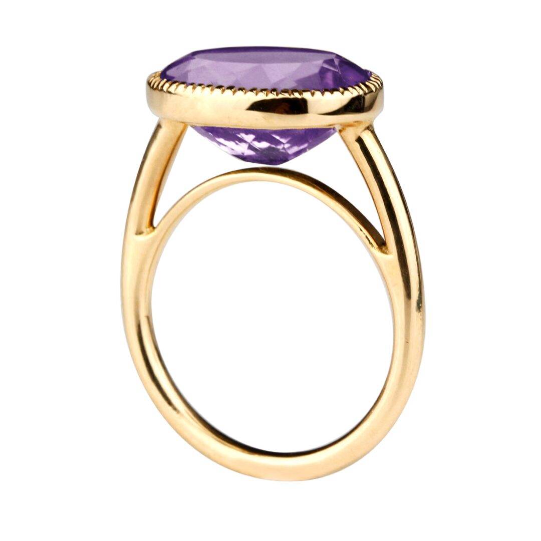 Bague Améthyste ovale et or rose millegrains