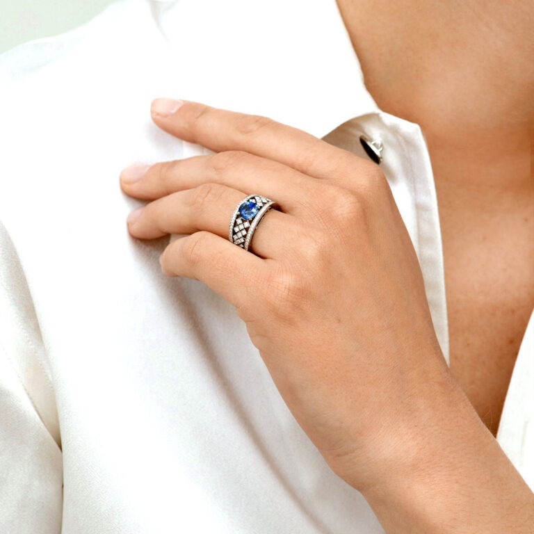 Bague saphir, diamants et or blanc