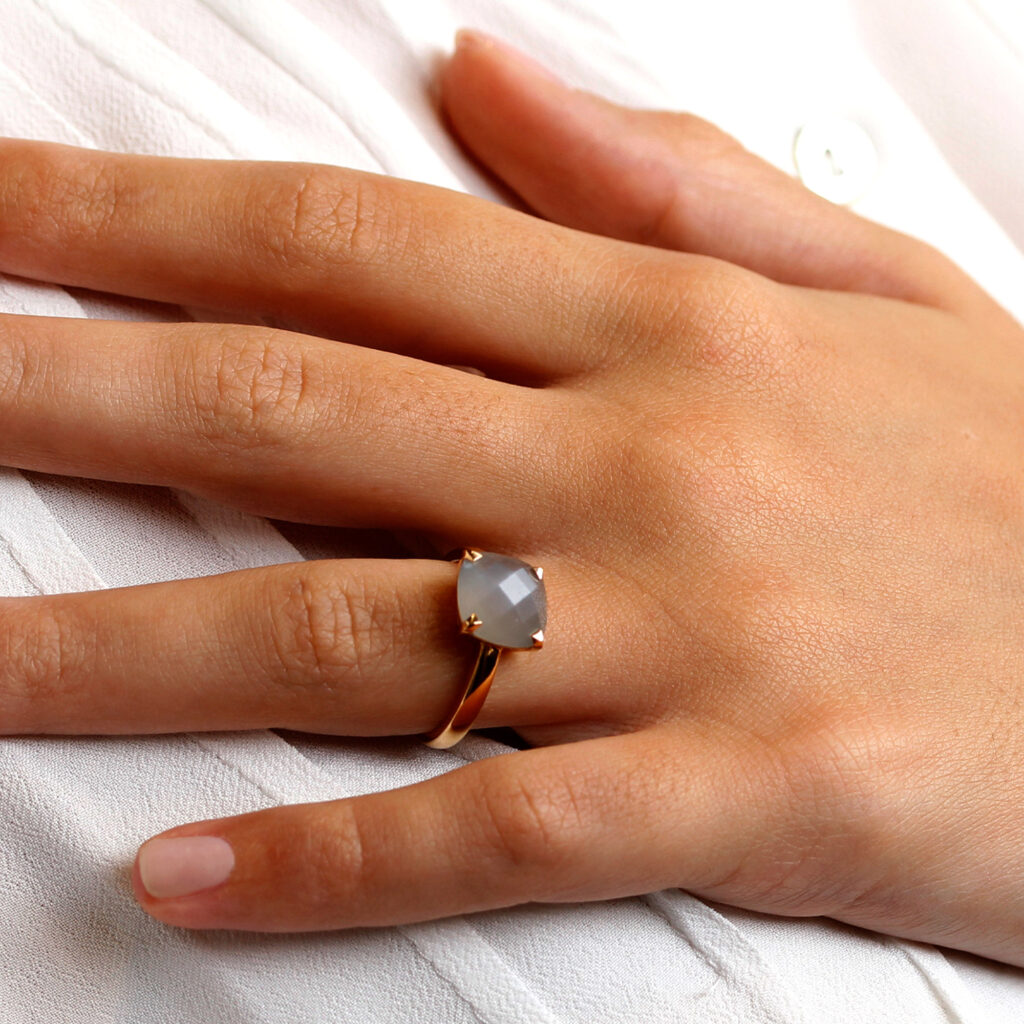 Bague pierre de lune grise