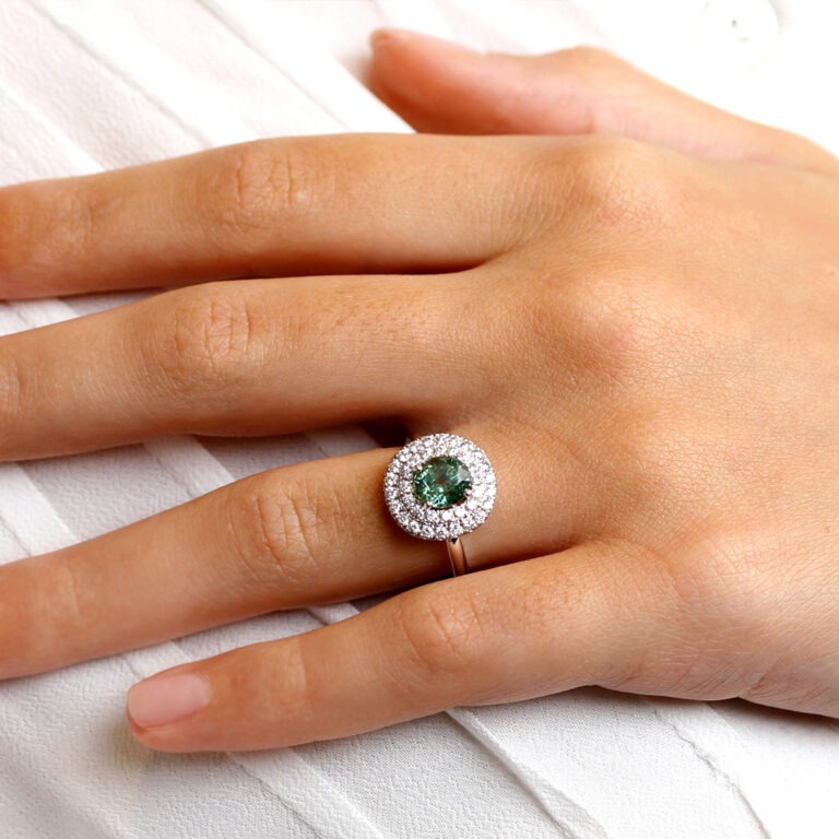 Bague saphir vert double entourage diamants