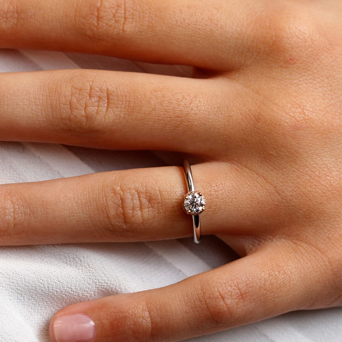 Solitaire diamant or rose et or blanc Crown