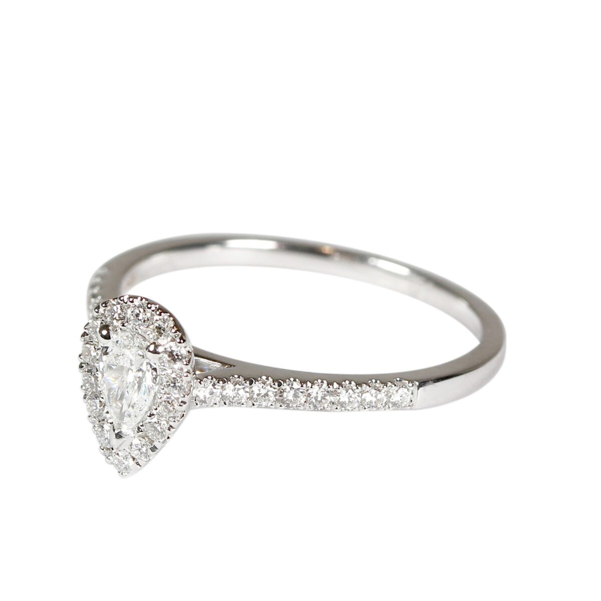 Bague fiançailles Solitaire diamant poire entourage diamants