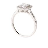 Bague diamants baguette entourage diamants