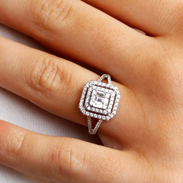 Bague diamants taille baguette et princesse