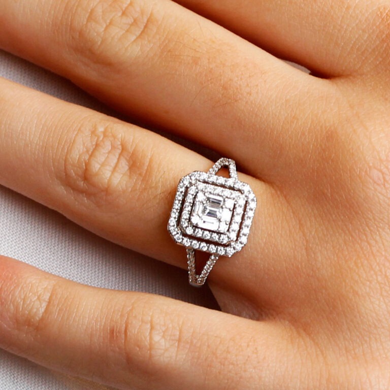 Bague diamants taille baguette et princesse
