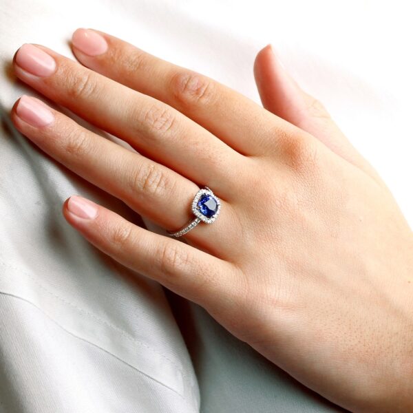 Bague fiançailles saphir entourage diamants