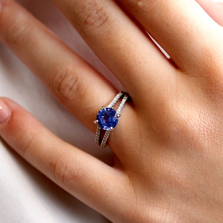 Bague fiançailles saphir anneau diamants