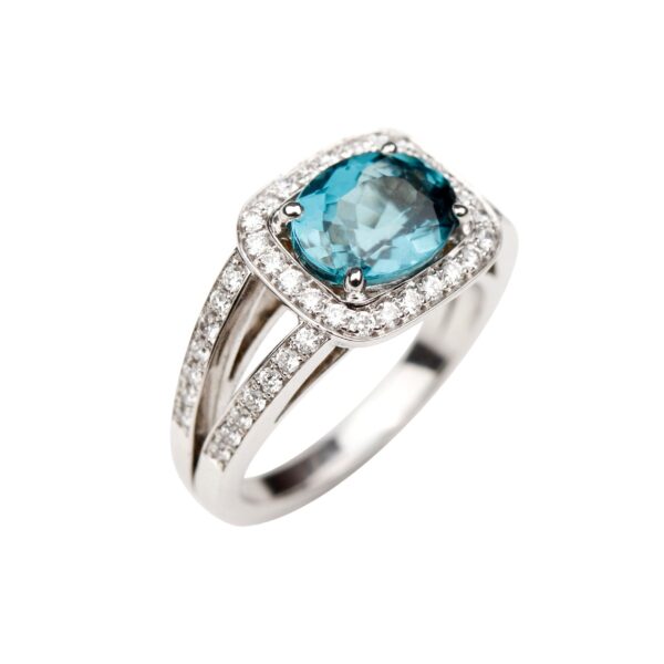 Bague fiançailles tourmaline bleue entourage diamants