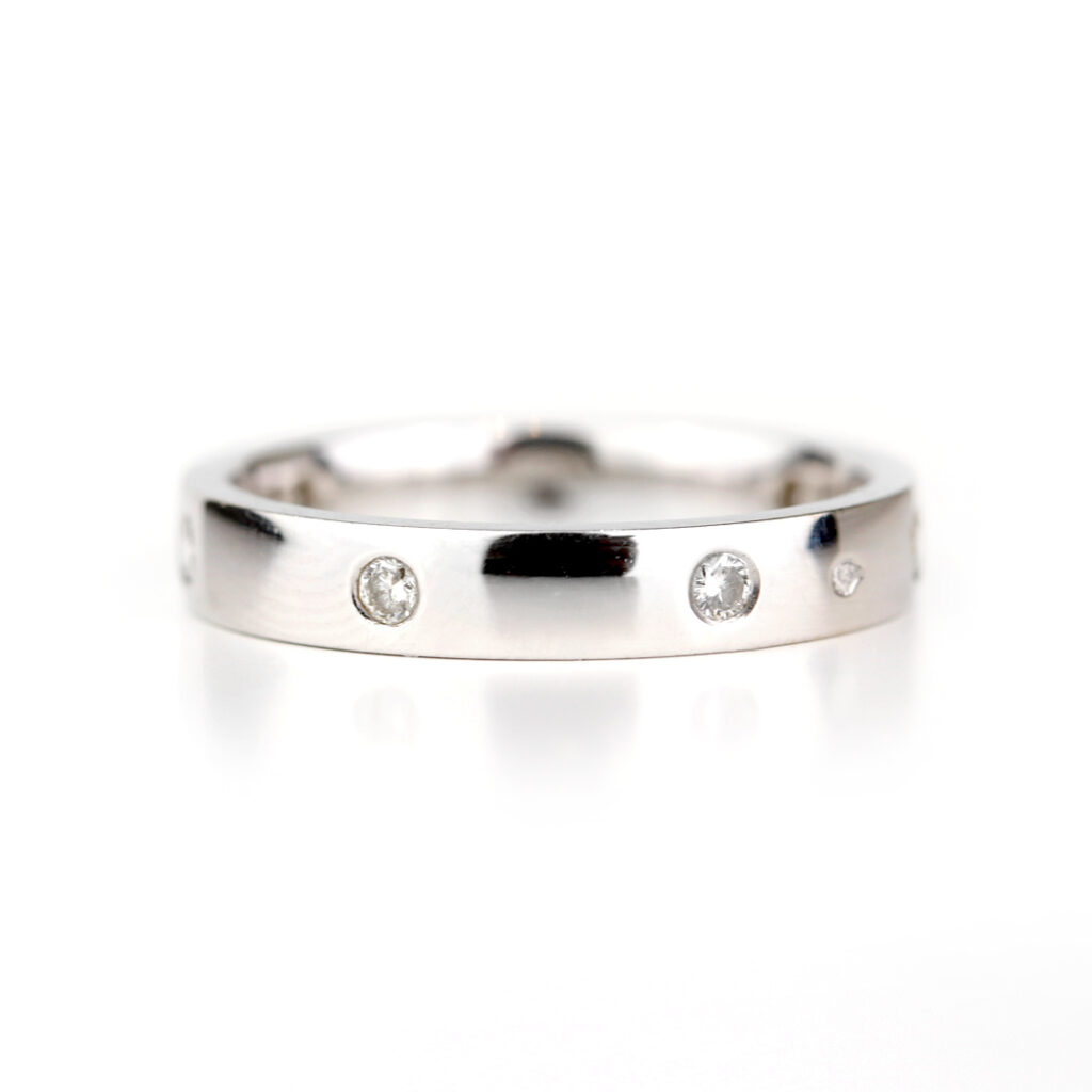 Alliance jonc 7 diamants et or blanc Compagnie des Gemmes Paris