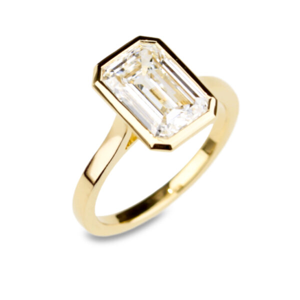 Sophia diamant taille émeraude