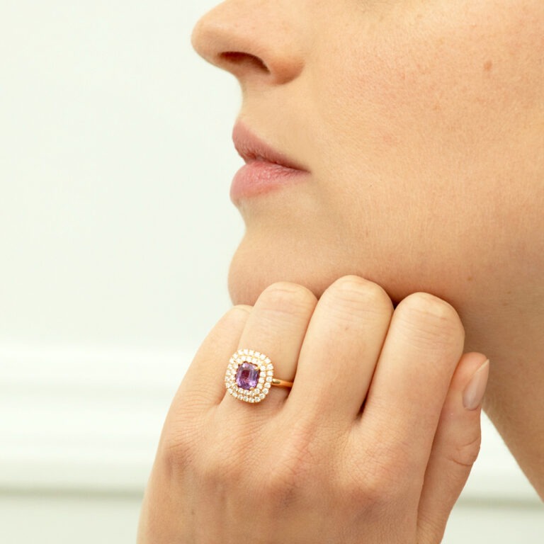 Bague fiançailles saphir rose et diamants Antoinette Baldaquin