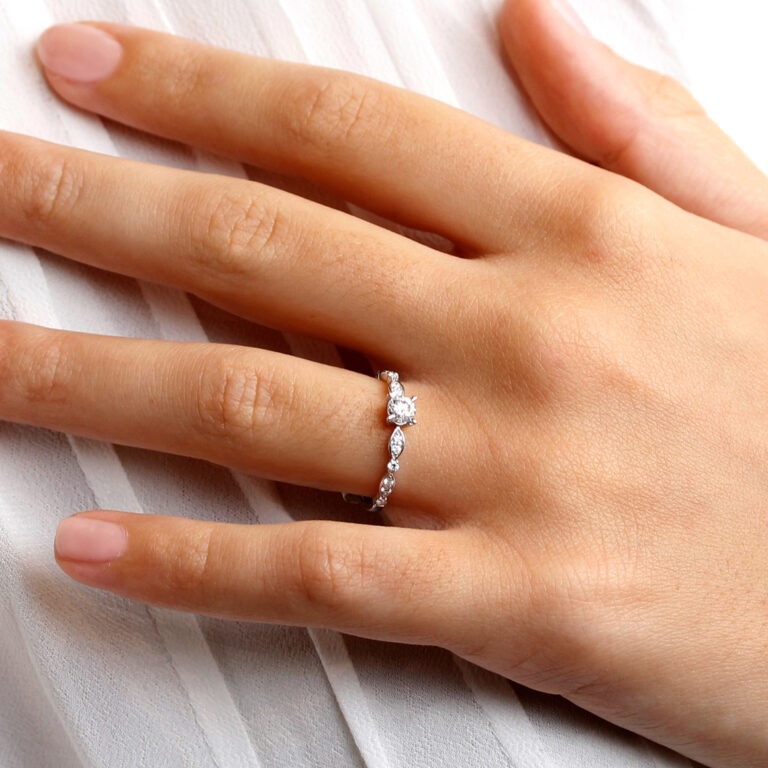 Bague fiançailles solitaire diamant Flore