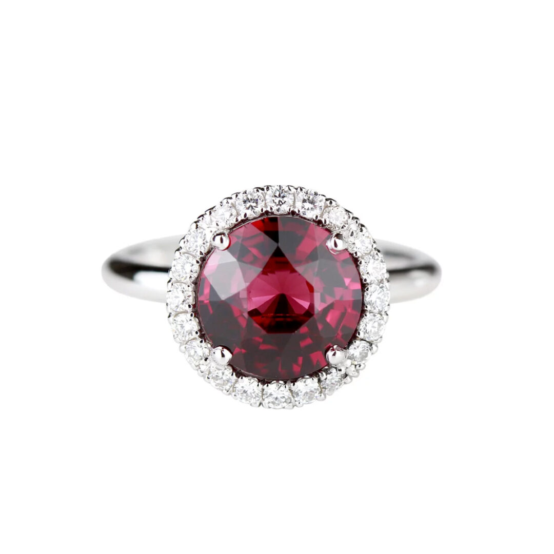 Bague grenat rond entourage diamants or blanc collection Antoinette Compagnie des Gemmes Paris