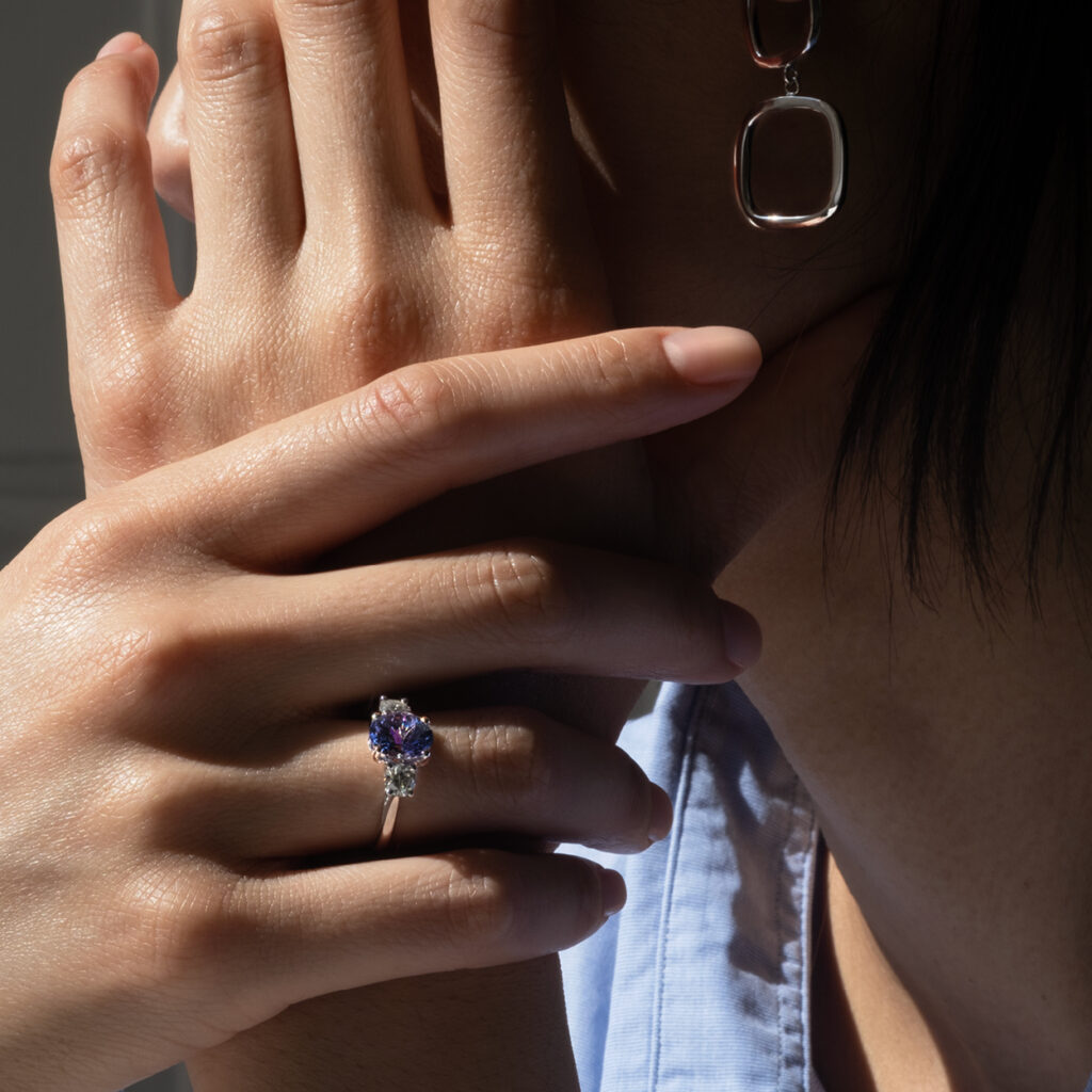 Boucles d'oreilles or blanc - Bague tanzanite diamants