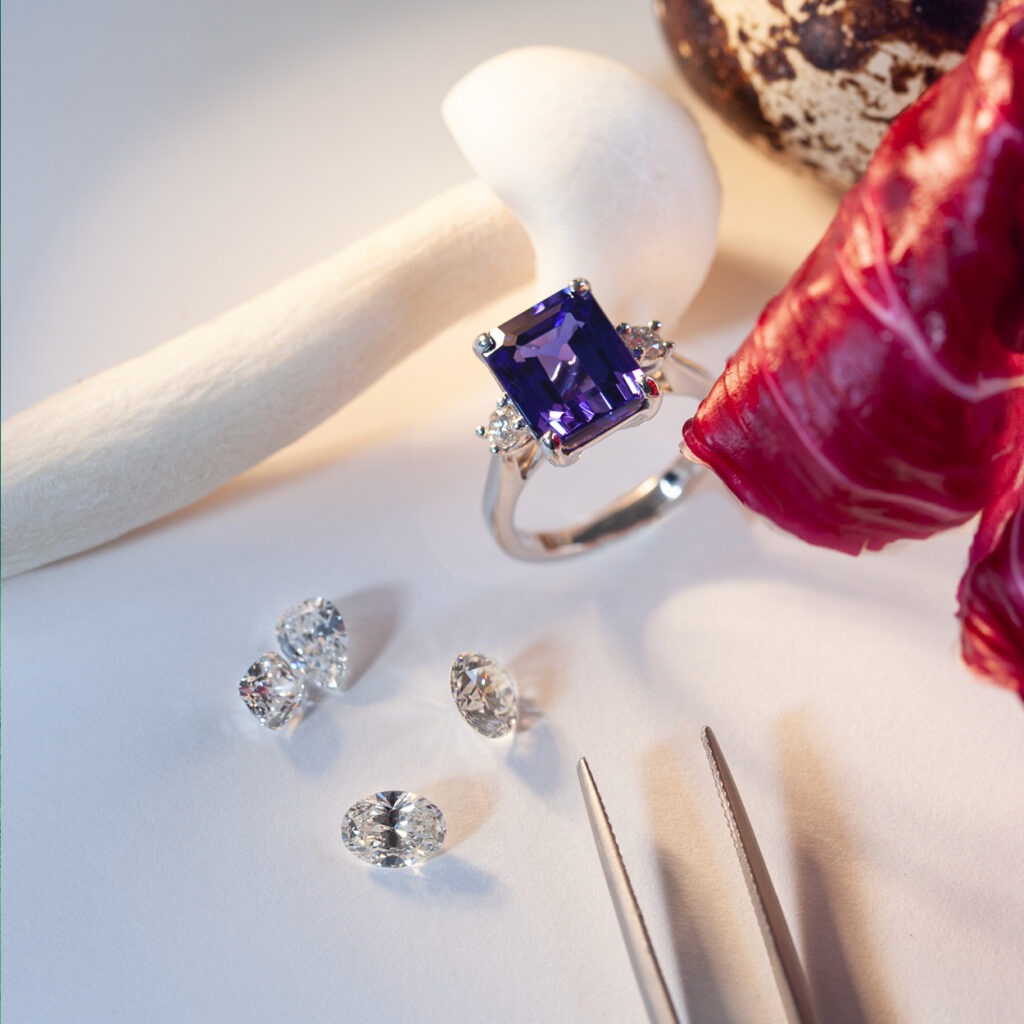 Bague tanzanite et diamants or blanc bague sur-mesure joaillerie à Paris Compagnie des Gemmes