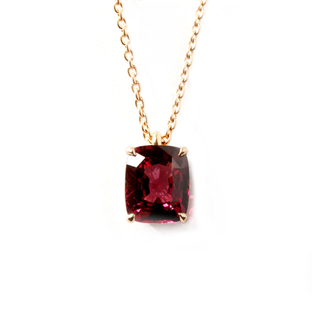 Pendentif grenat rhodolite or rose Compagnie des Gemmes Joaillier Paris