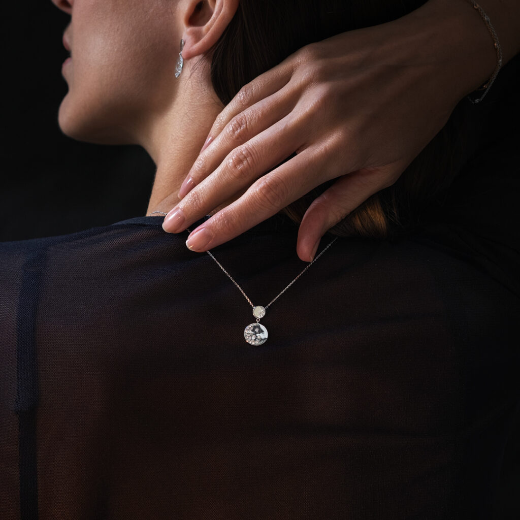 Pendentif diamants or blanc Constellation et Boucles d'oreilles Compagnie des Gemmes Paris