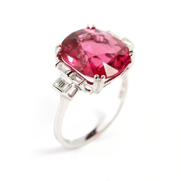 Bague tourmaline rose diamants or blanc Compagnie des Gemmes joaillier à Paris