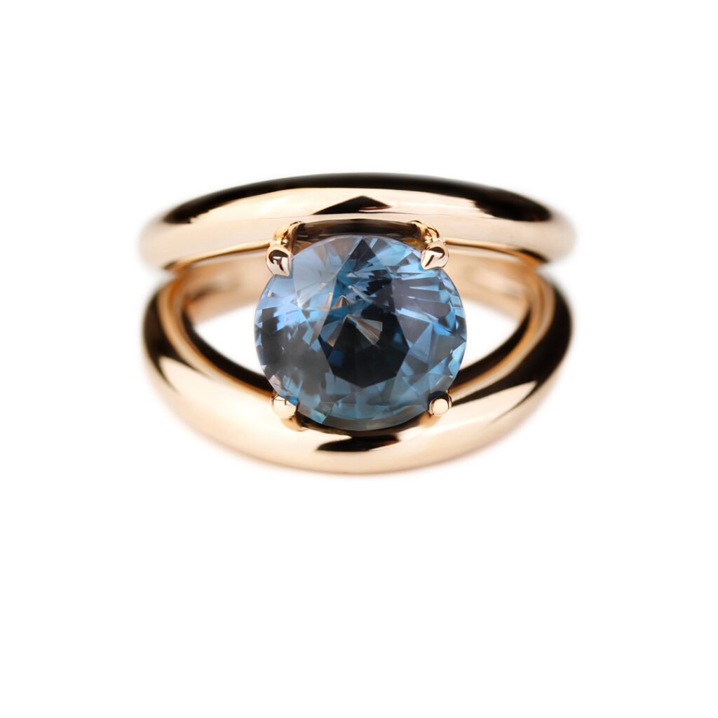 Bague spinelle bleu en or rose 18K Compagnie des Gemmes joaillier à Paris