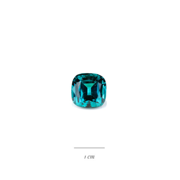 Tourmaline indigolite de 8,35 carats Dans le sillage de la tourmaline paraiba, le bleu, même s’il est associé au vert est devenu la couleur dans la famille des tourmalines.
