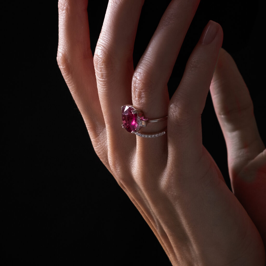Bague tourmaline rose diamants Perron et alliance diamants or blanc Compagnie des Gemmes Paris