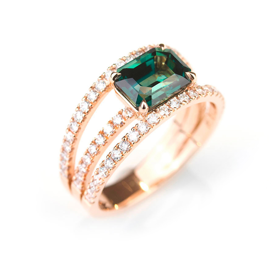 Ancienne Bague Brutaliste Argent Massif - Cabochon Chrysoprase Ancienne Bague Brutaliste Argent Massif - Cabochon Chrysoprase
