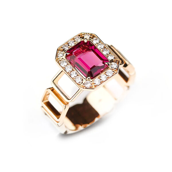 Almeria Bague tourmaline rubellite taille émeraude entourage diamants et or rose 18K