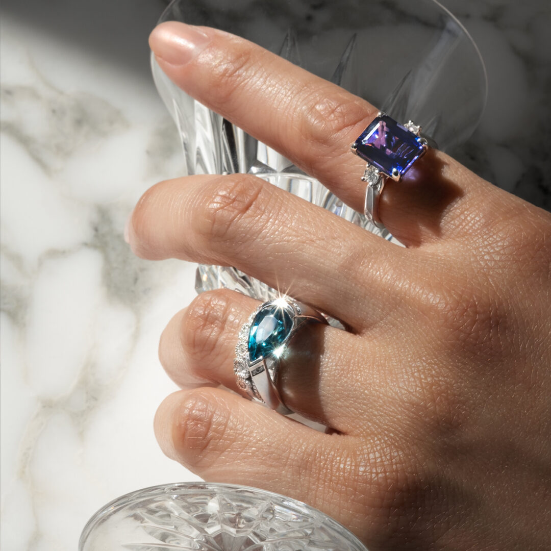 Cyclades bague zircon poire et diamants, Appia alliance diamants or blanc millegrain
